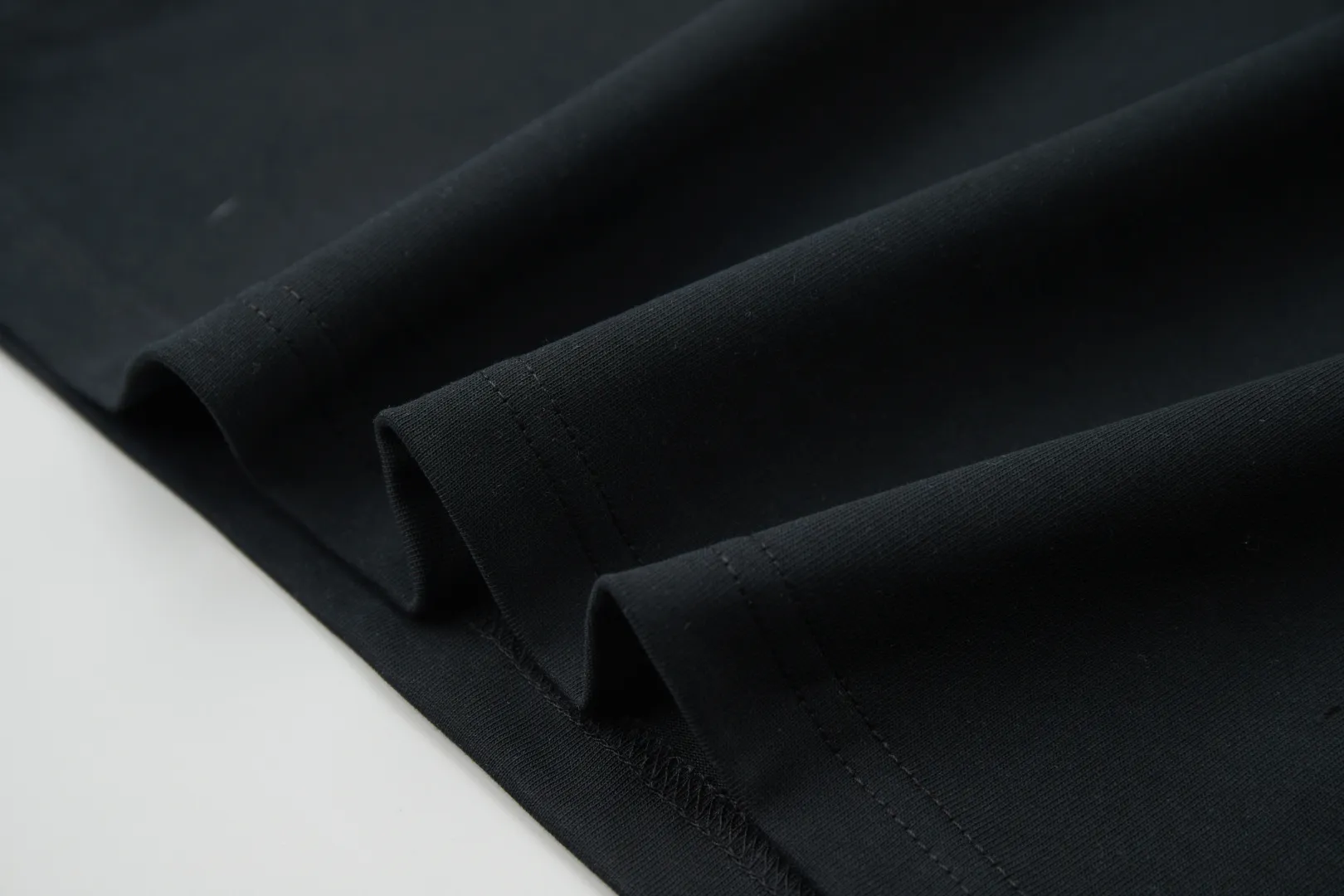 ✨MONC✨🆕25SS New Arrival · 260 100% · 32 1X 1 · · ：White/Black/Gray/Blue Size：S/M/L/XL